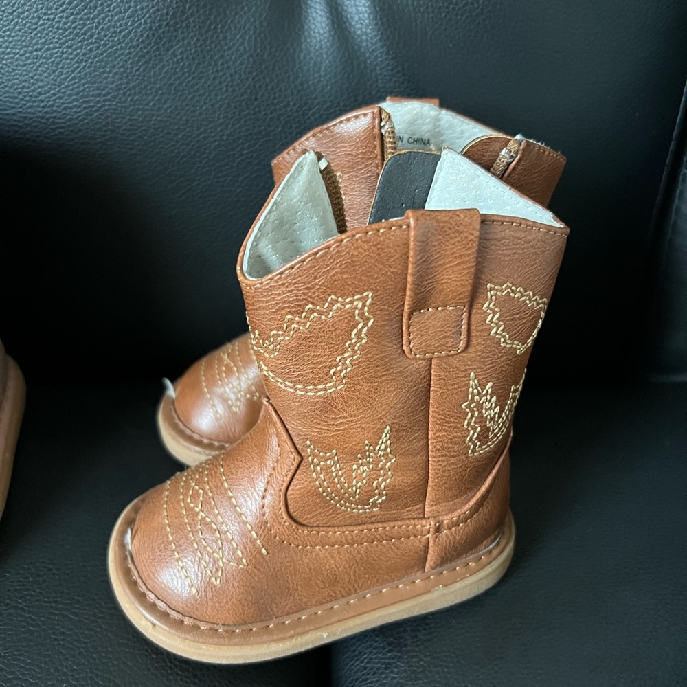 Baby girl boots